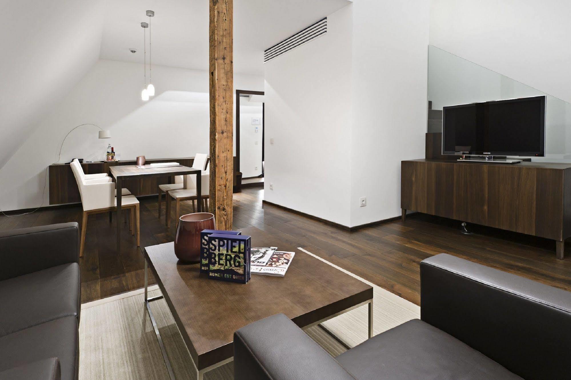 Tauroa Steirerschloessl Hotell Zeltweg Exteriör bild